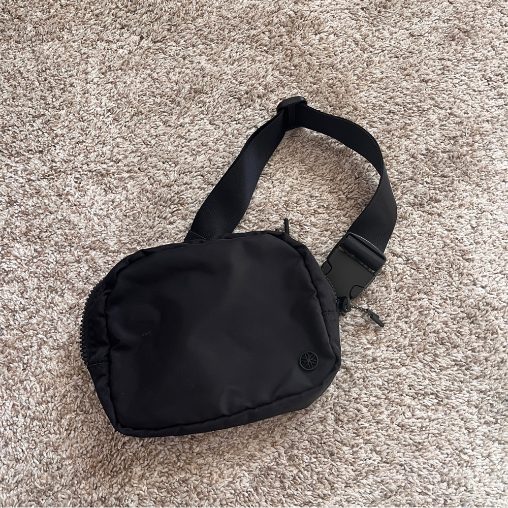 Gaiam // Belt Bag - Picture 1 of 4